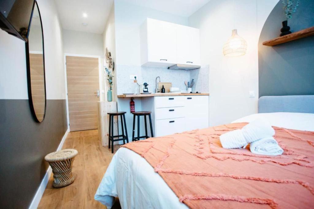 Sweet - Jacuzzi Privatif Apartment Montreuil (Seine-Saint-Denis)